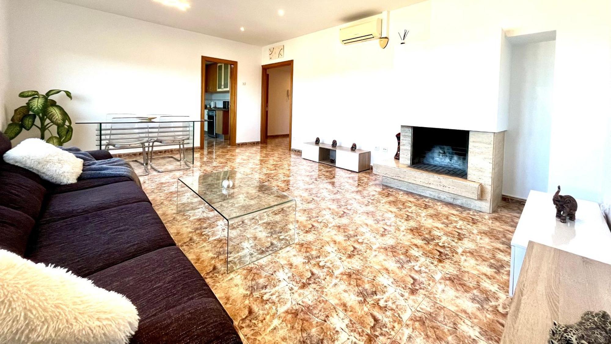 Amplio Apartamento, 5 Camas Sant Esteve Sesrovires Ngoại thất bức ảnh